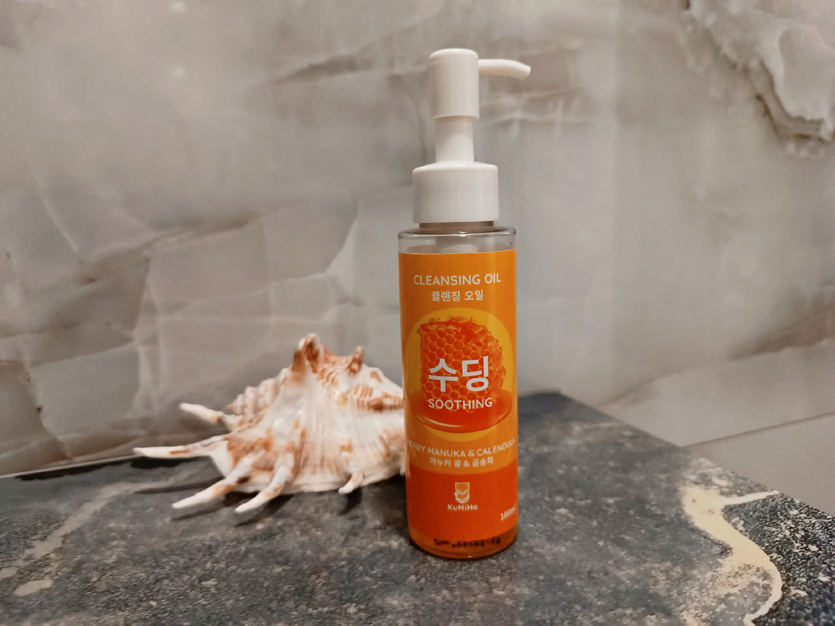 Флакон из качественного пластика с удобным дозатором.