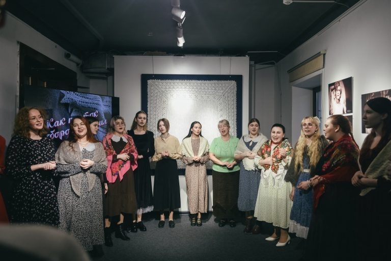    Выставка оренбургского пухового платка работает на предприятиях Росатома Ольга Максимова