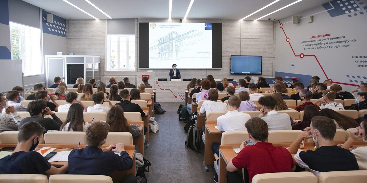    Учеба в вузах Москвы и Санкт-Петербурга: за пределами ожиданий