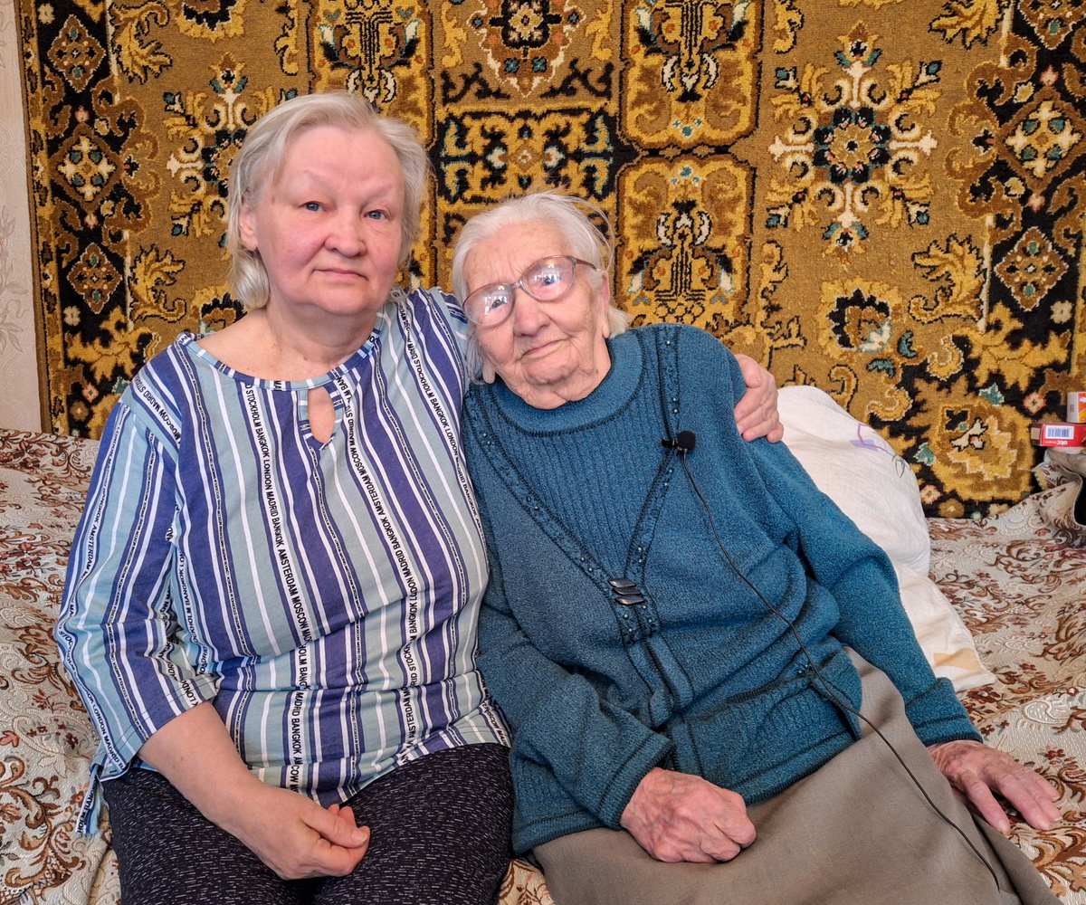 Евдокия Федоровна Данилина с дочерью Галиной Ивановной.