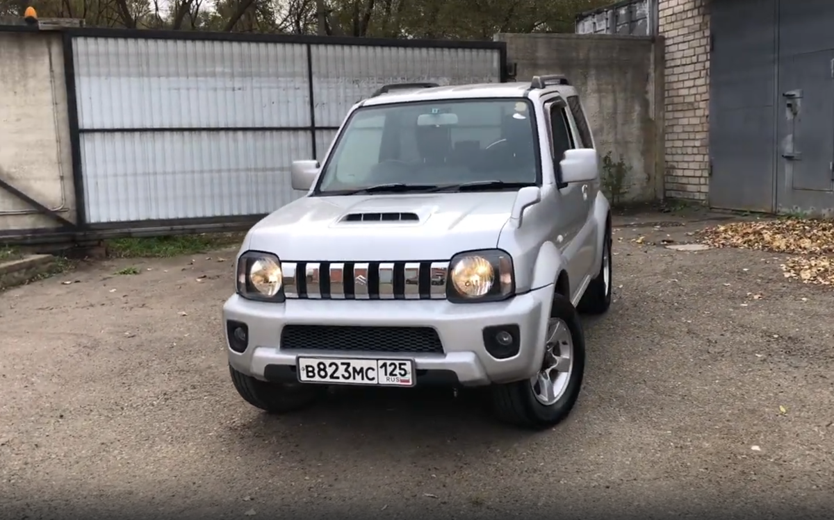 Suzuki Jimny тетьего поколения 