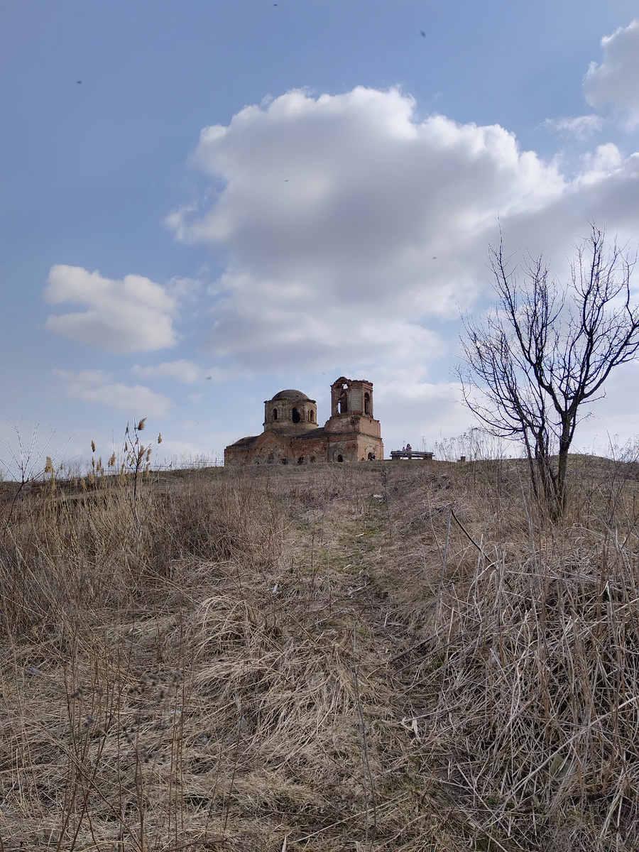 Церковь издалека