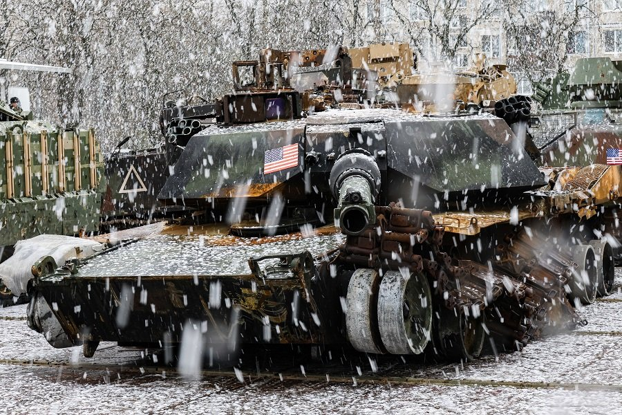 Американский танк M1 "Абрамс" на выставке военной техники стран НАТО, захваченной в зоне СВО - Фото: Zuma\TASS