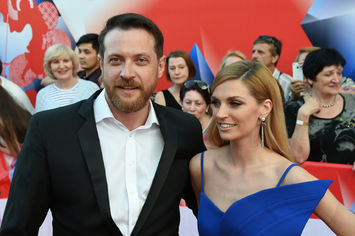 Кирилл Сафонов и Саша Савельева. Фото: Global Look Press