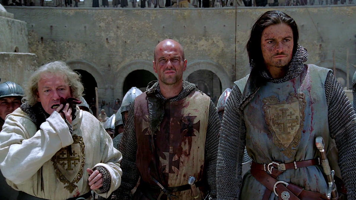 После уничтожения объединённого крестоносного воинства близ Хаттина и последующими оглушительными успехами Салах ад-Дина немногочисленные защитники Иерусалима, местные жители и духовенство к концу рокового лета 1187 года находились на грани полнейшего отчаяния. Здесь и далее тексту размещены кадры из фильма из «Царство небесное» (Производство: США, Великобритания и Германия. 2005 год; режиссёр – Ридли Скотт, автор сценария – Уильям Монахан)  