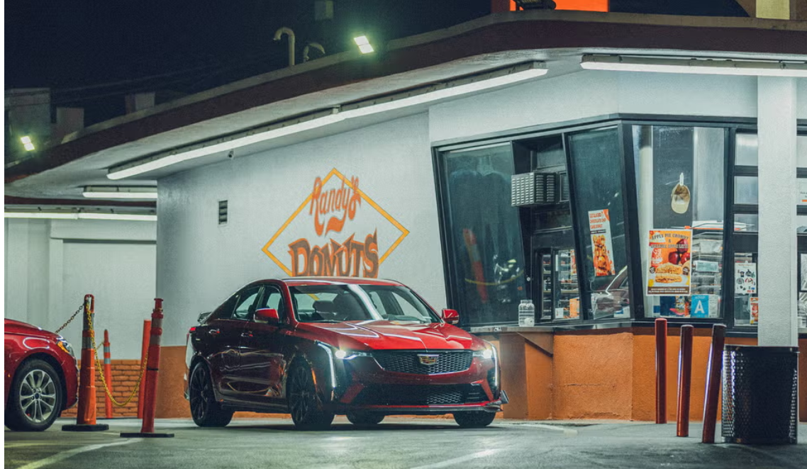 Cadillac CT 4-V Blackwing вполне пригоден для обычных поездок по магазинам