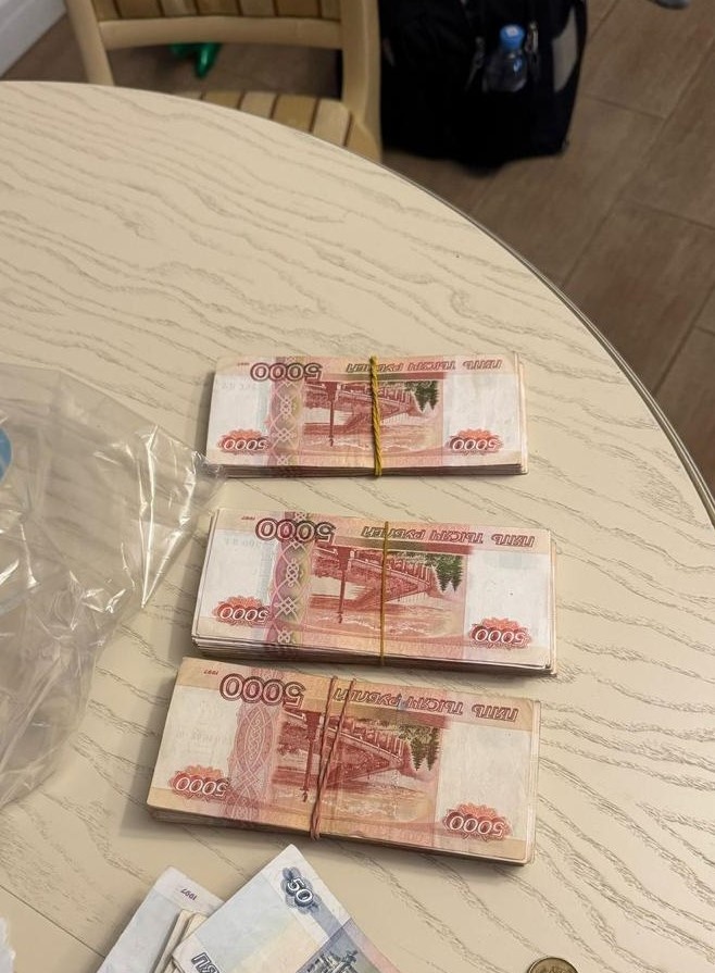  📷    «Решу вопрос» за 2,5 млн рублей. ФСБ задержала жителя Оренбурга за мошенничество Белов Михаил Александрович