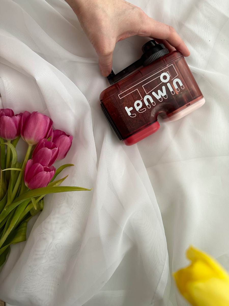 Так выглядит точилка. Довольно внушительных размеров.