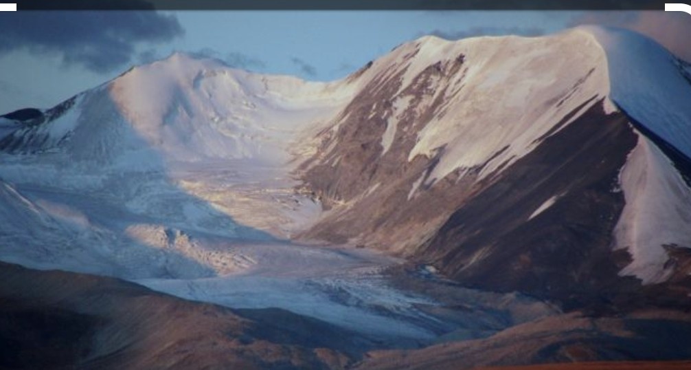 Хребет Табын - Богдо- Ола. Фото из интернета.