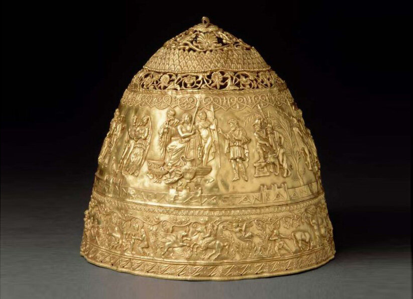 Рухомовский Израиль Хацкелевич, Тиара Сайтаферна, 1895 год. золото, чеканка. 17,5 × 18 см . Лувр, Париж. Франция. 