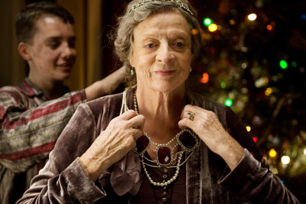 Кадр из фильма «From Time to Time». Режиссер: Джулиан Феллоуз. Производство: Ealing Studios, Fragile Films, Limelight, Lionhead Productions, Prescience Film Fund