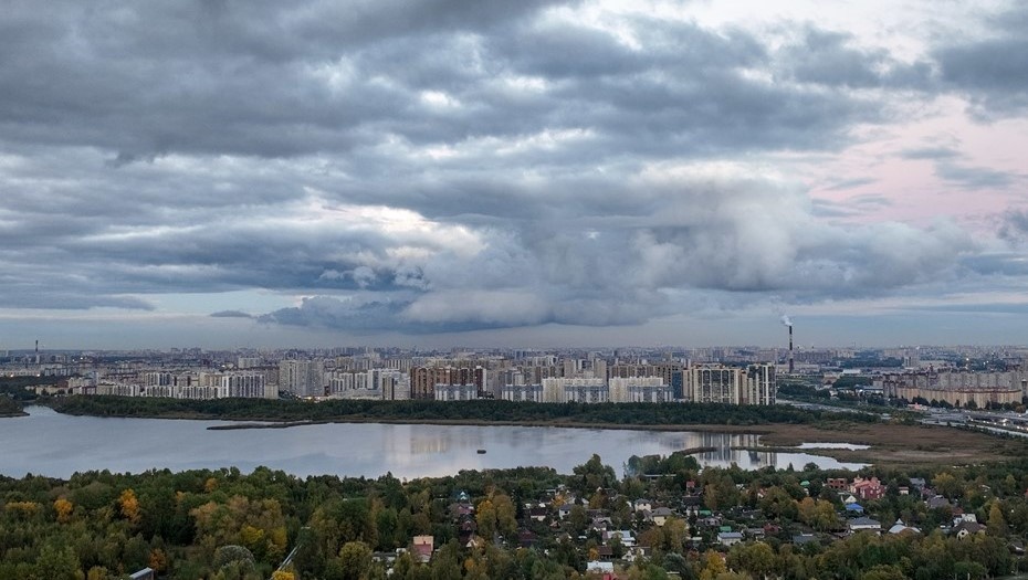    Вид сверху на оз. Лахтинский Разлив, Приморский район, Шуваловский проспект. Автор фото: Тихонов Михаил/ДП