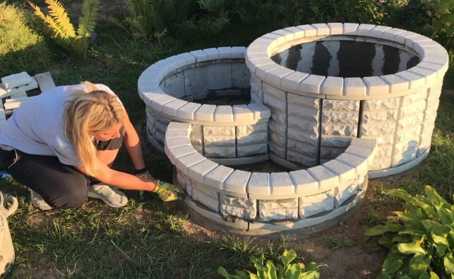удаление лишнего раствора после монтажа клумбы из бетона