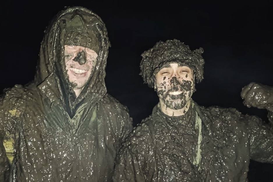    Чтобы подобраться к позициям противника внезапно, нашим морским пехотинцам пришлось форсировать болото. / 155-я бригада Морской пехоты Тихоокеанского флота