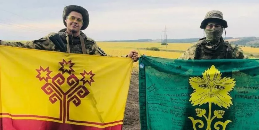 Бойцы СВО получили флаги от своих земляков из Чувашии: “Вперед, Урмары!”