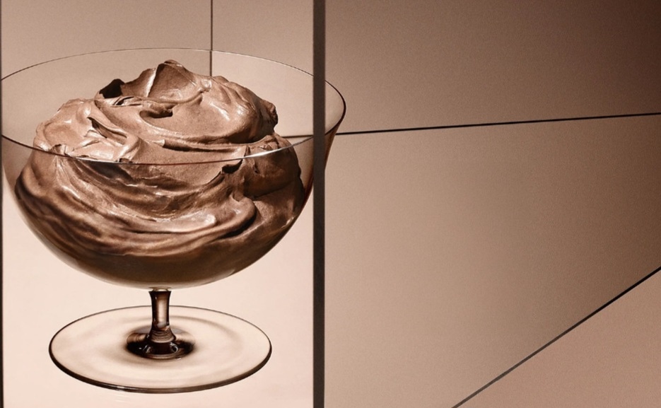 Шоколадно-коричневый оттенок получивший  название  ("Мокко  Мусс ")