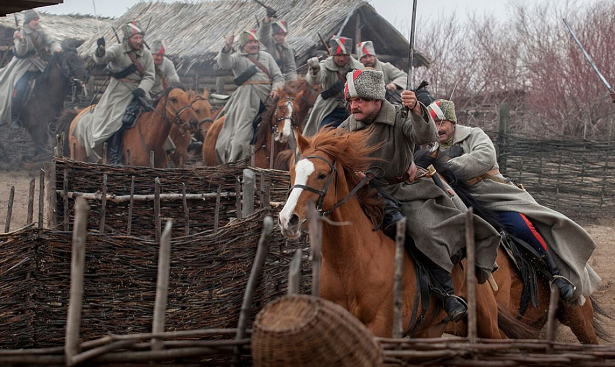 Казаки-повстанцы. Кадр из х/ф «Тихий Дон», 2015г.