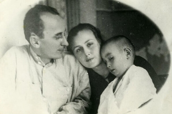 Берия с женой и сыном