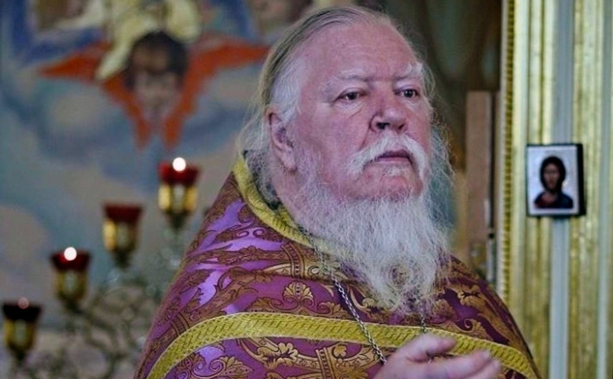 Димитрий Смирнов (07.03.1951 — 21.10.2020 гг.) — протоиерей, церковный и общественный деятель.