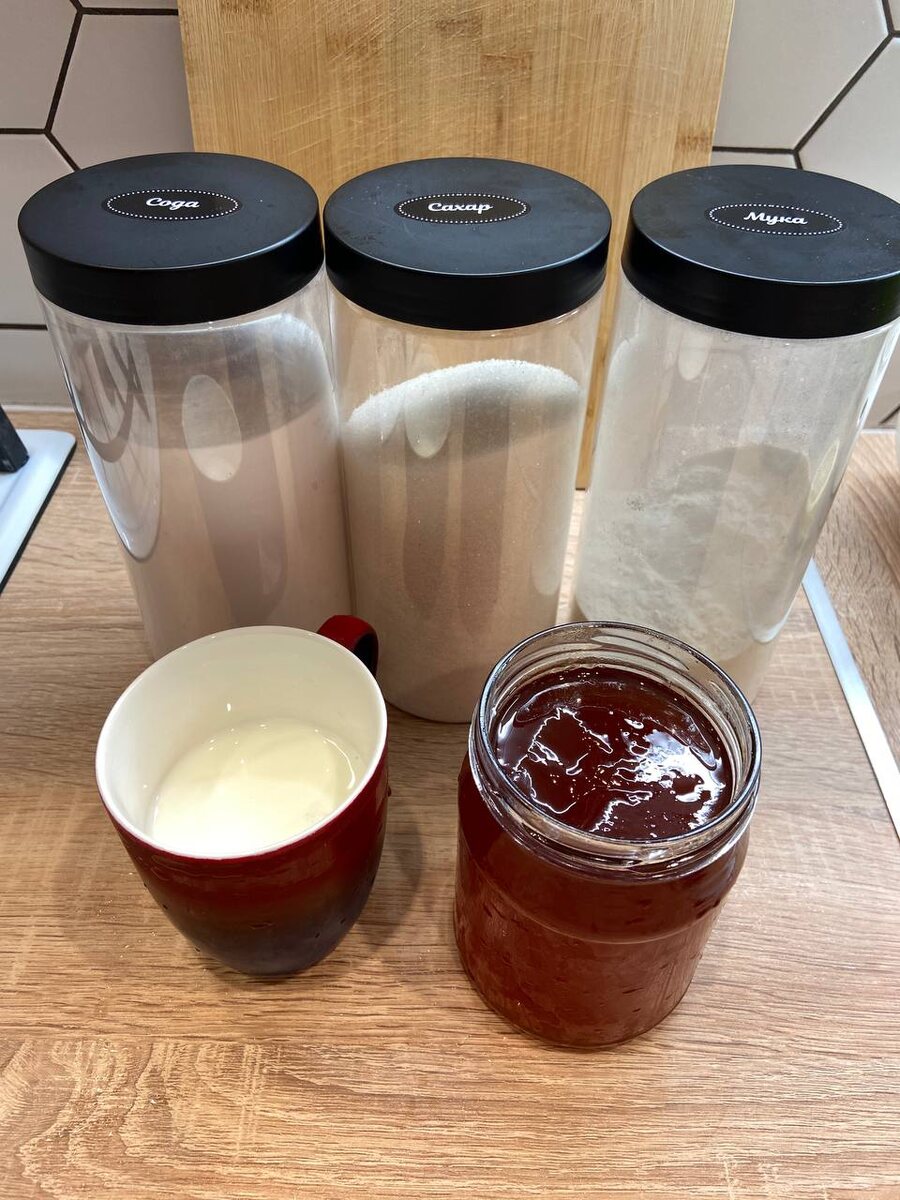 Что сделать с банкой варенья Готовим простой и быстрый пирог к чаю