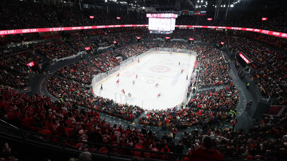 Матч между хоккейными командами "Автомобилист" (Екатеринбург) и ЦСКА (Москва) на "УГМК Арене".📷Фото: Марина Молдавская / Коммерсантъ