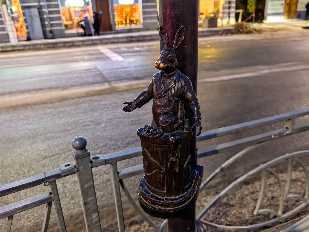 Заяц-трактирщик. Фото автора