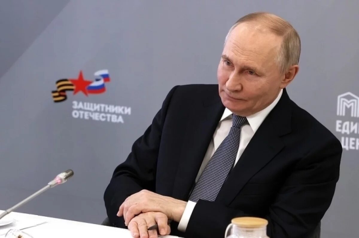    Путин наградил пятерых татарстанцев за трудовые и культурные заслуги