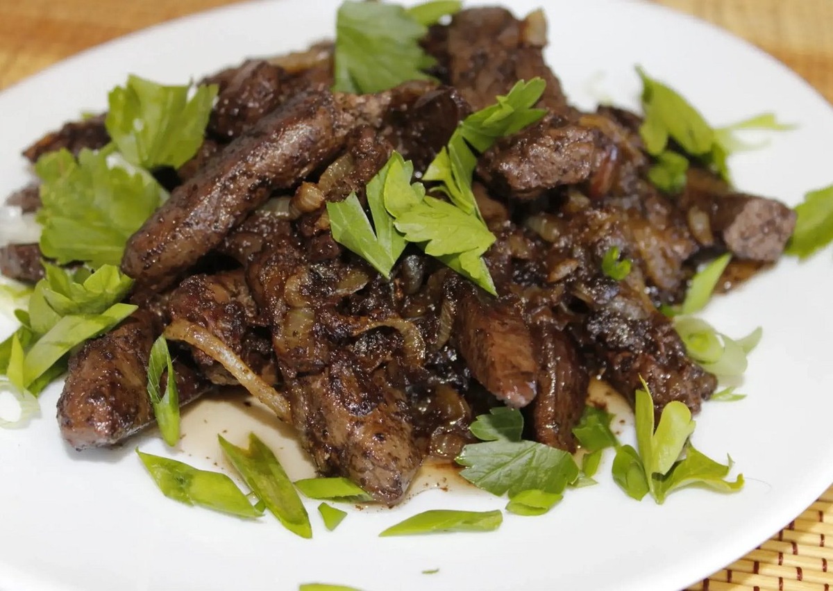 Жареная печень превратится в деликатес: простая овощная добавка сделает блюдо идеальным / Фото: Pogovorim.by
