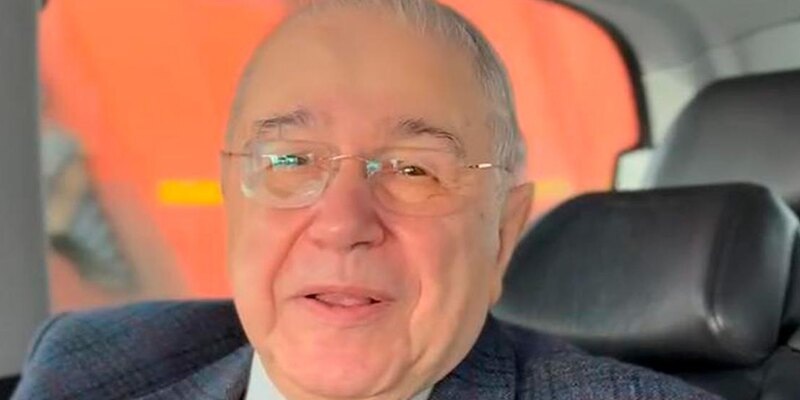 Евгений Петросян успокоил поклонников, записав видеообращение.