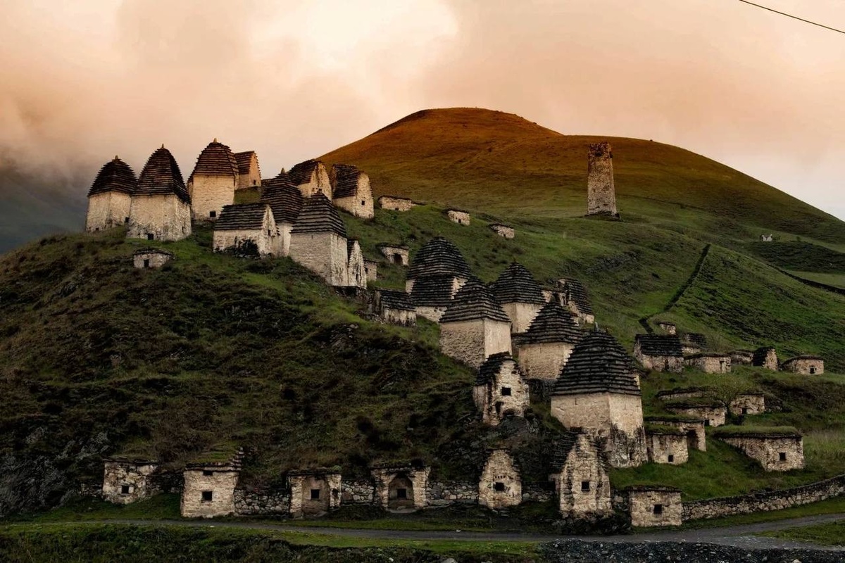 Город мертвых в селе Даргавс,Северная Осетия