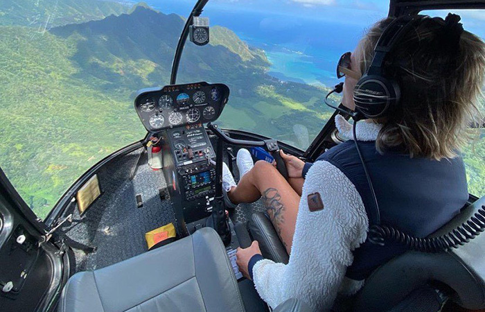 В кабине вертолёта./ Фото: facebook.com