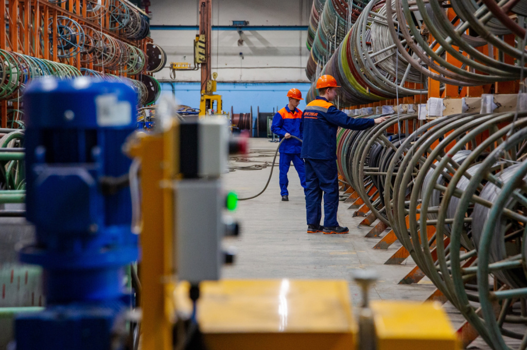 Фото: Участники студенческого проекта ОСК “Арктика” помогут строить корабли для ВМФ России (Источник – Объединенная судостроительная корпорация)