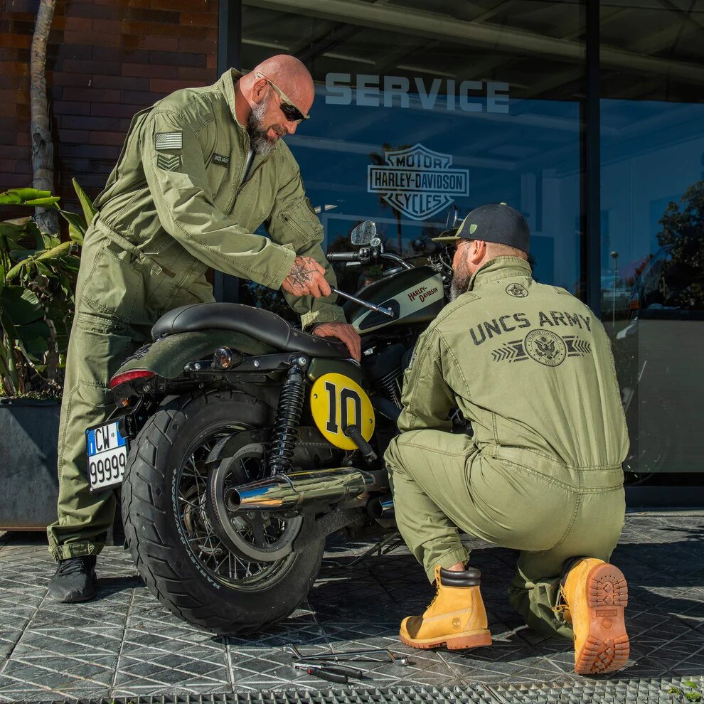 Мужской комбинезон Pilot из ткани рип-стоп, фото с сайта www.uncs-sport.ru