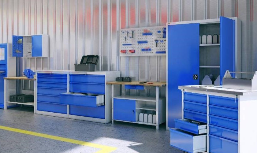 Металлическая мебель идеально подходит для организации рабочего пространства.