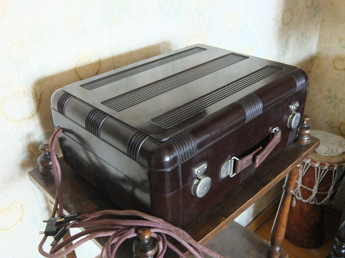 Эльфа УП-1, советский проигрыватель, потомок патефонов