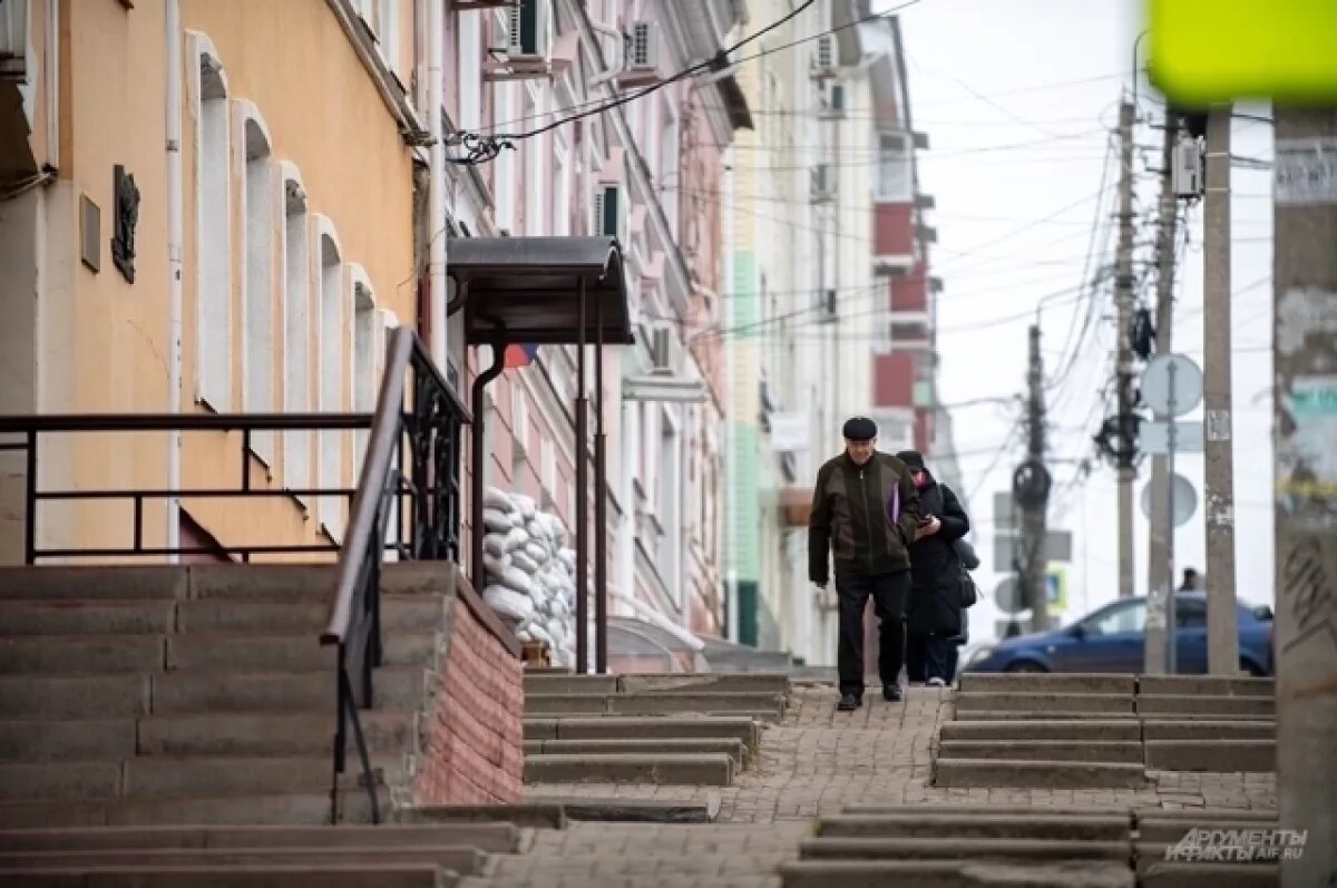    SHOT: серия взрывов прогремела над Курском