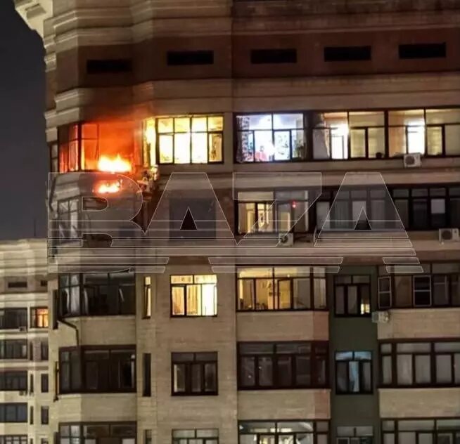 Беспилотник ВСУ, согласно предварительной информации, врезался в многоэтажный дом в Раменском. Фото: Телеграм-канал Baza