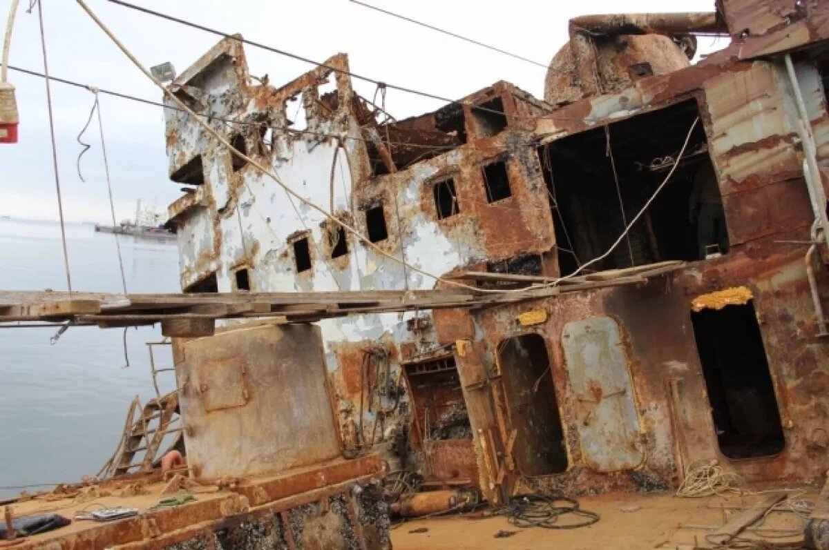    На Камчатке по новому нацпроекту утилизировали первое затонувшее судно