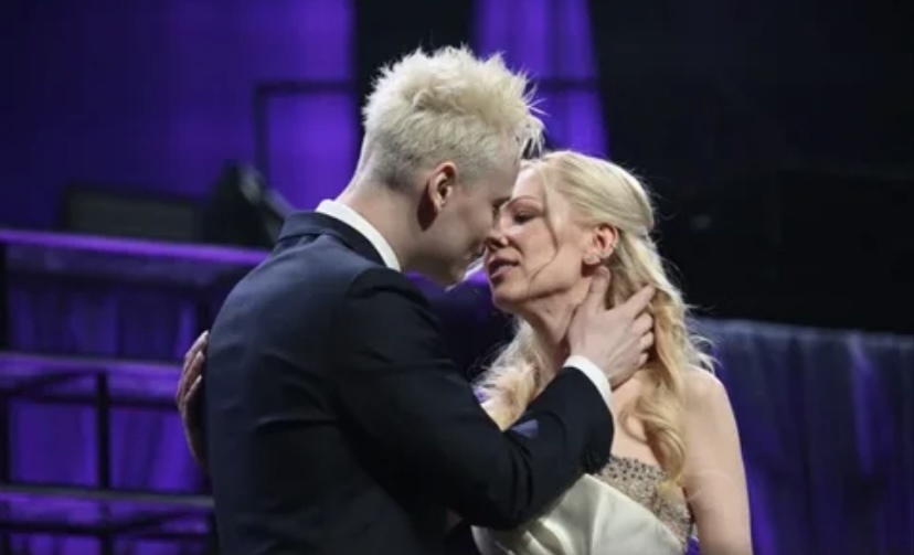 Певец Ярослав Дронов( SHAMAN)  с Екатериной Мизулиной