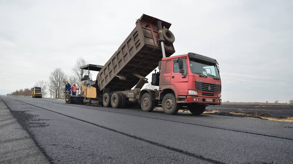В семи районах Татарстана отремонтируют дороги на 446,7 млн рублей.📷Фото: Игорь Елисеев / Коммерсантъ