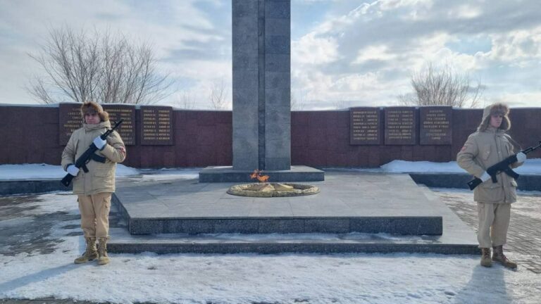    «Вахта Памяти». В Оренбурге школьники несут почетный караул у Вечного огня Белов Михаил Александрович