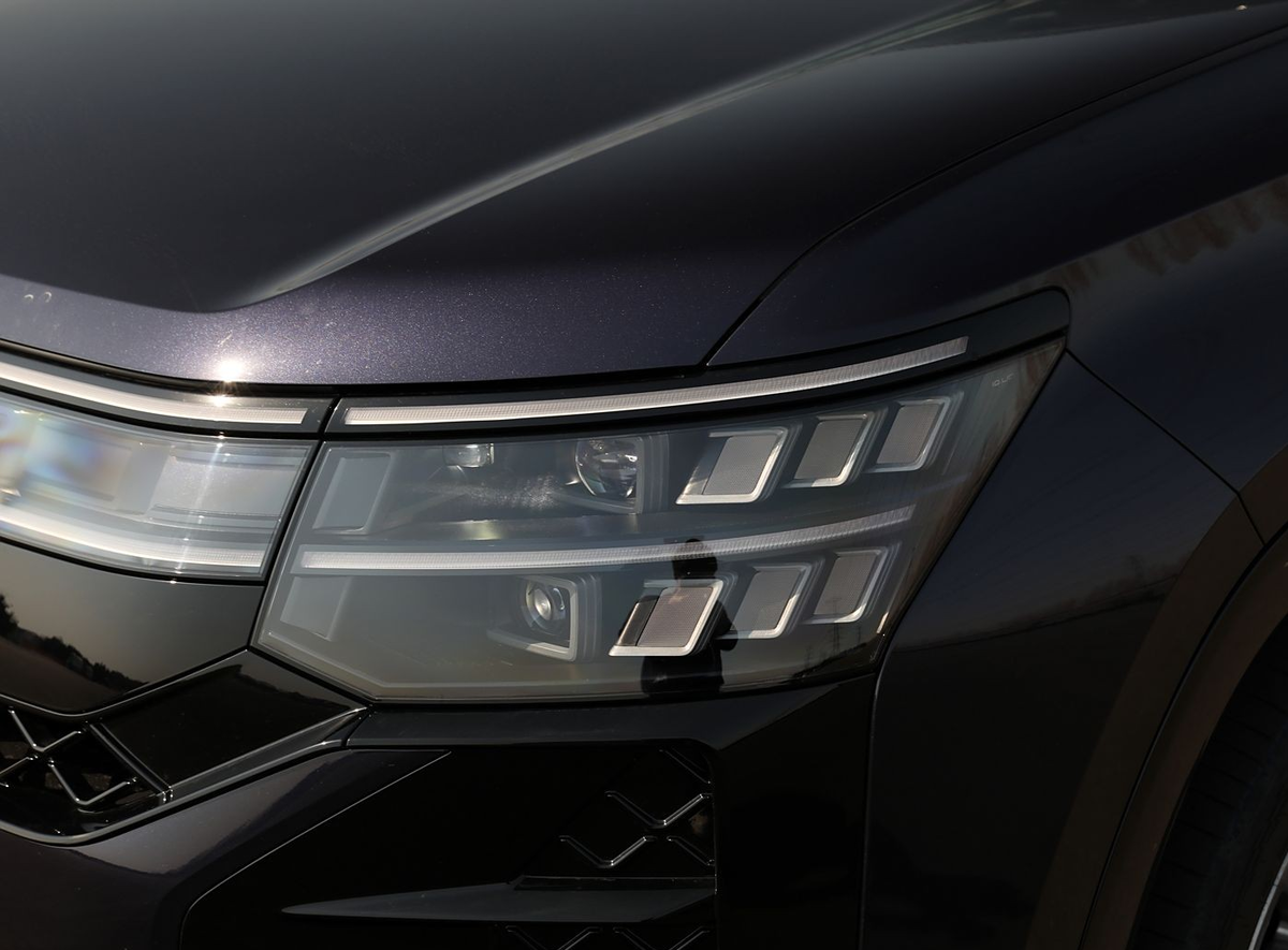 Передняя светодиодная оптика