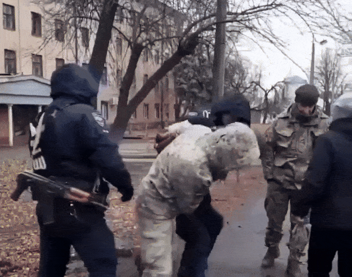    Мобилизация взрослых мужчин на Украине давно превратилась в заготовку человеческого материала, тяжёлую и очень хлопотную. Источник: ТГ-канал Отряд Ковпака