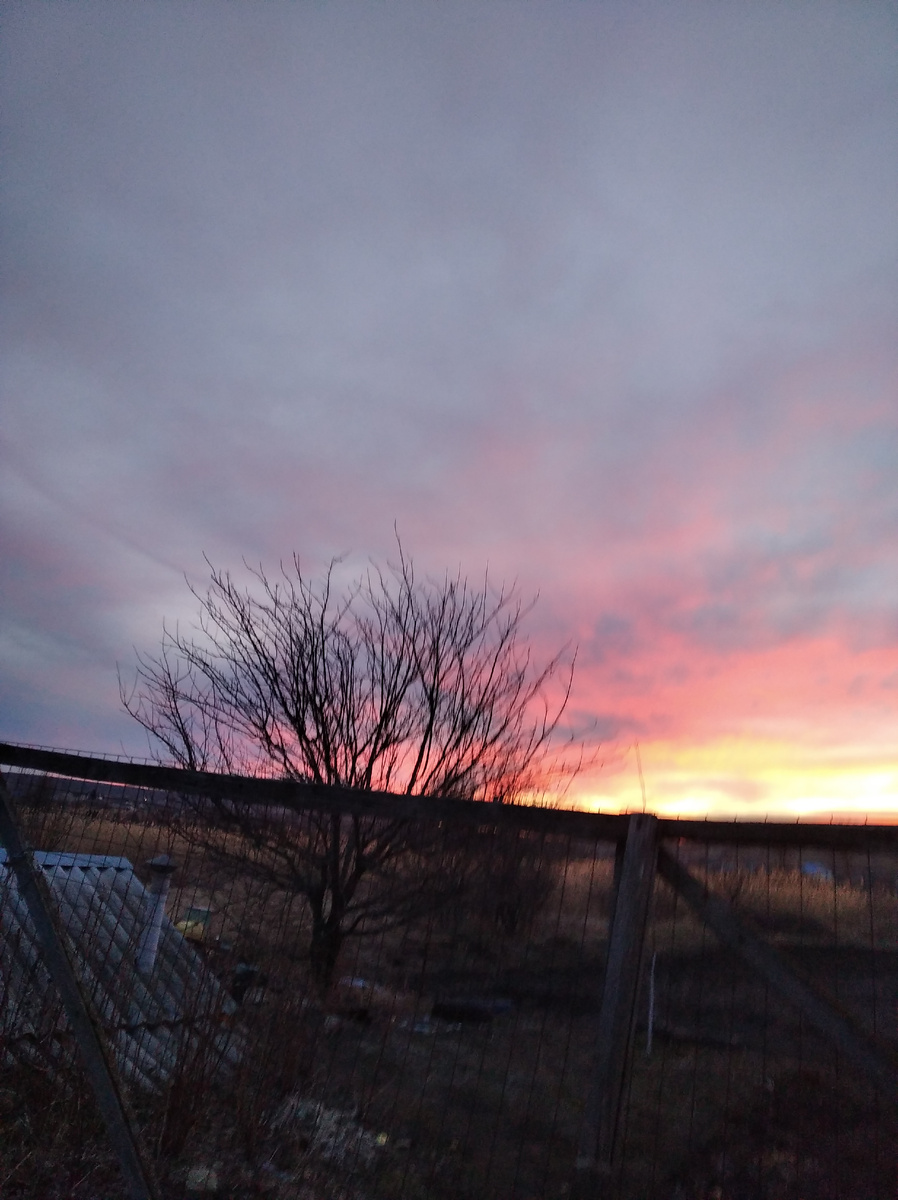 И уже закаты красивые, как летом.