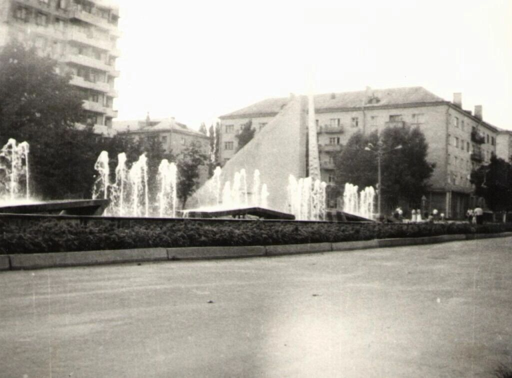 Фонтан в парке Победы . Фото: комментарии на странице Вячеслава Гладкова
