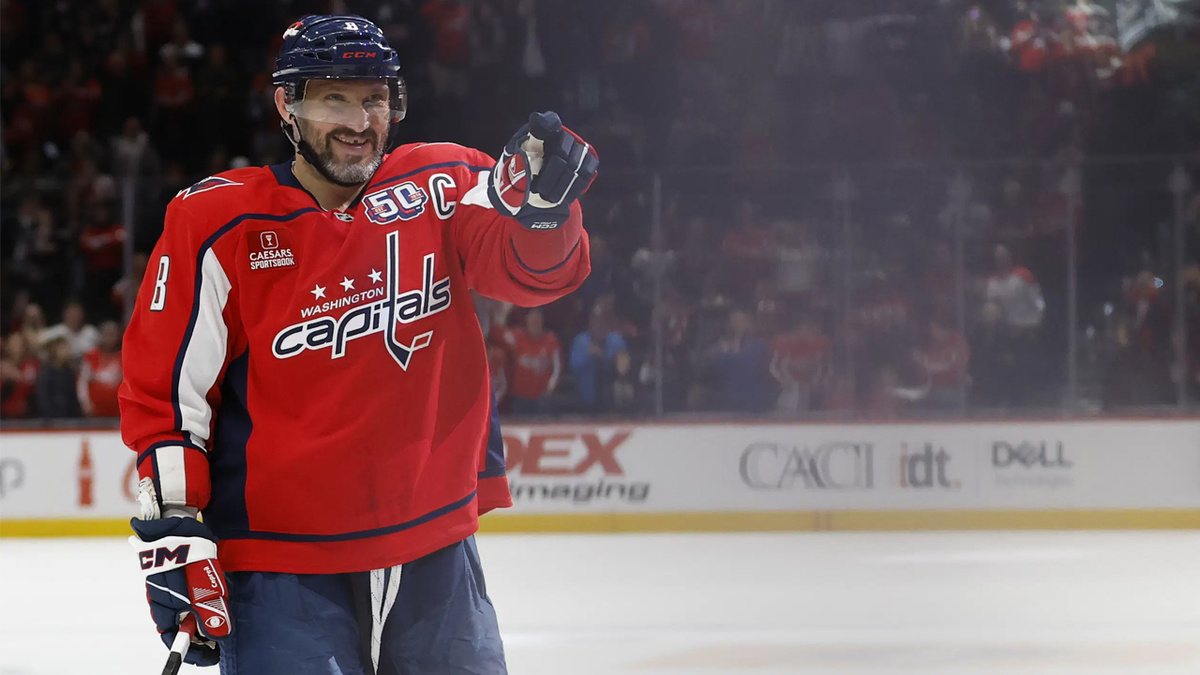Нападающий "Вашингтон Кэпиталз" Дилан Строум назвал достижение Алекса Овечкина, установившего рекорд Гретцки, "историческим" (фото предоставлено IMAGN)