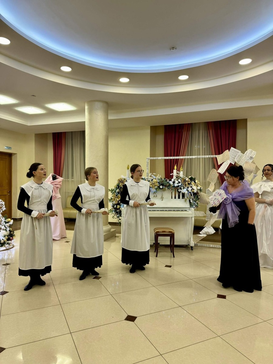 Листайте карусель