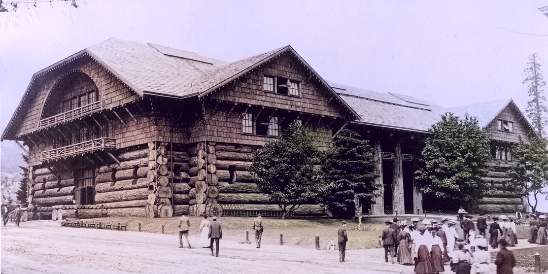«Мать всех изб» — самое большое бревенчатое здание в мире