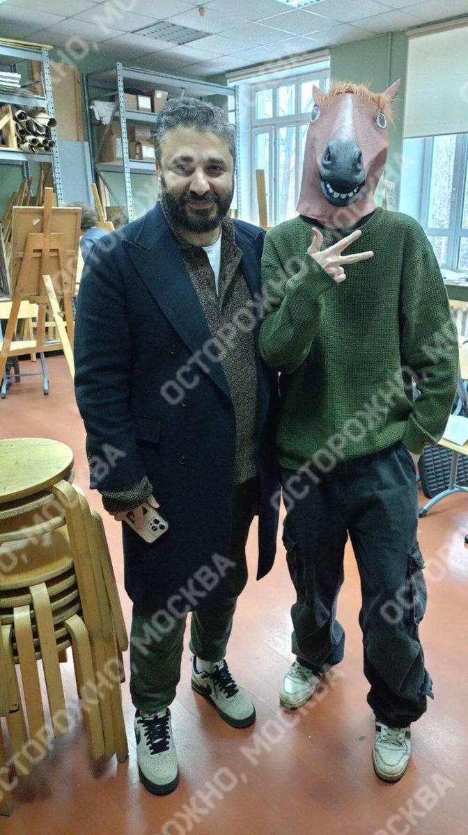 То самое «издевательское» фото. Зачем тогда фотографировался? Источник: t.me/ostorozhno_moskva