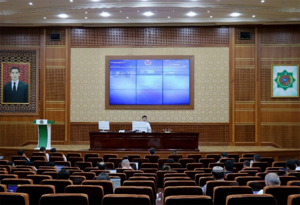 Момент с торгов на Государственной товарно-сырьевой бирже Туркменистана (Фото: ГТСБТ)